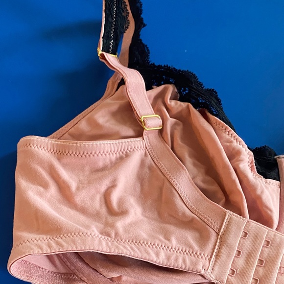 Soma Embraceable Unlined Pink and Black Lace Bra - Picture 8 of 11